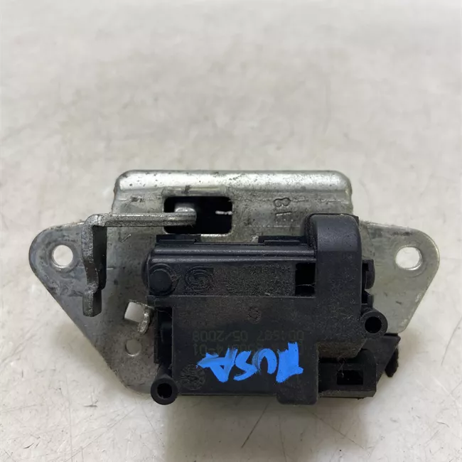 Serratura chiusura centralizzata portello posteriore