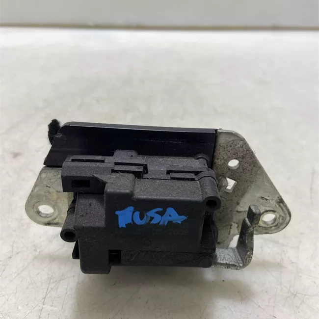 Serratura chiusura centralizzata portello posteriore