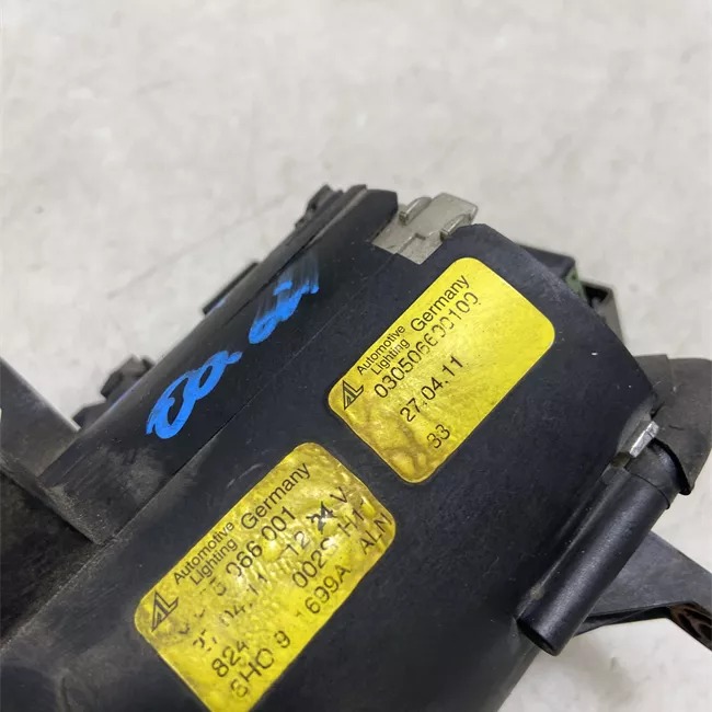 Proiettore fendinebbia sinistro