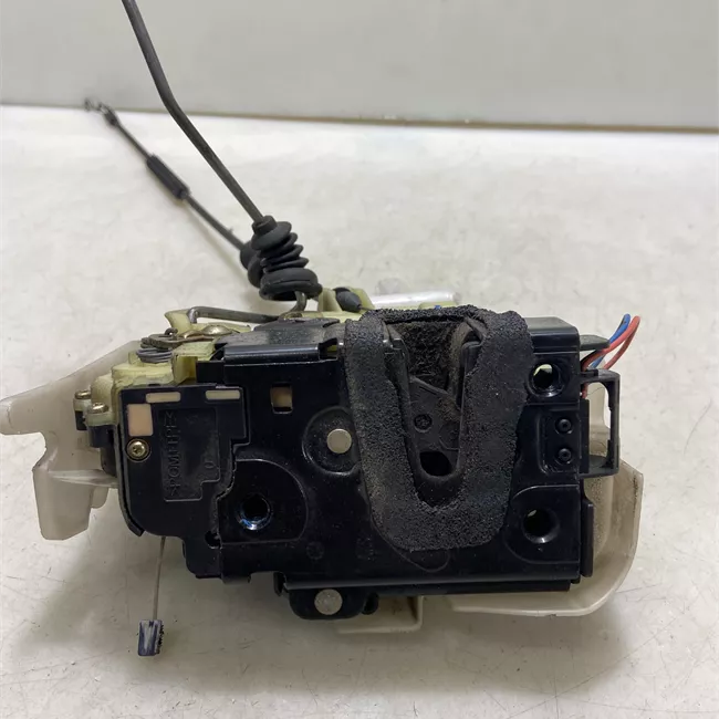 Serratura porta anteriore sinistra