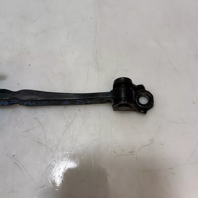 Fermo porta anteriore destro