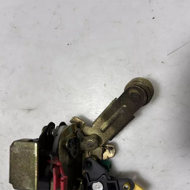 Serratura porta anteriore sinistra