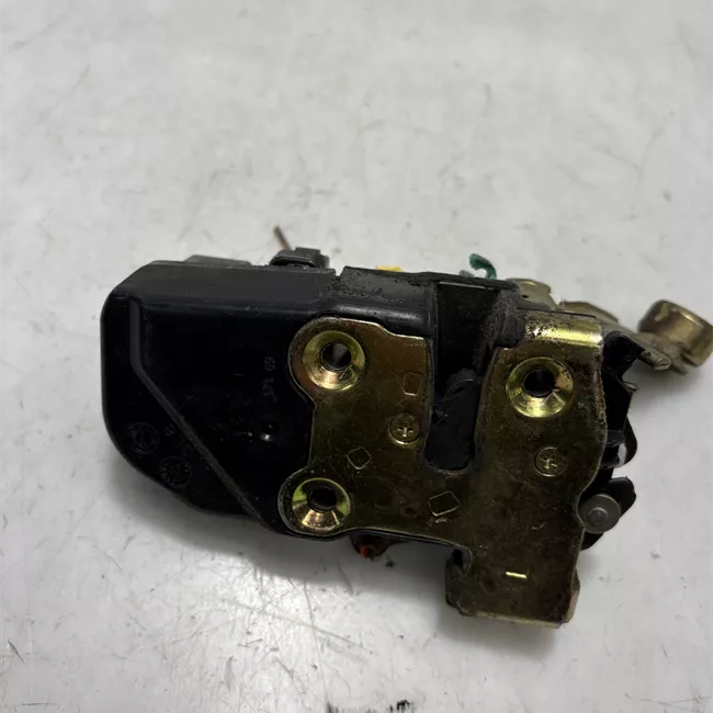 Serratura porta anteriore sinistra