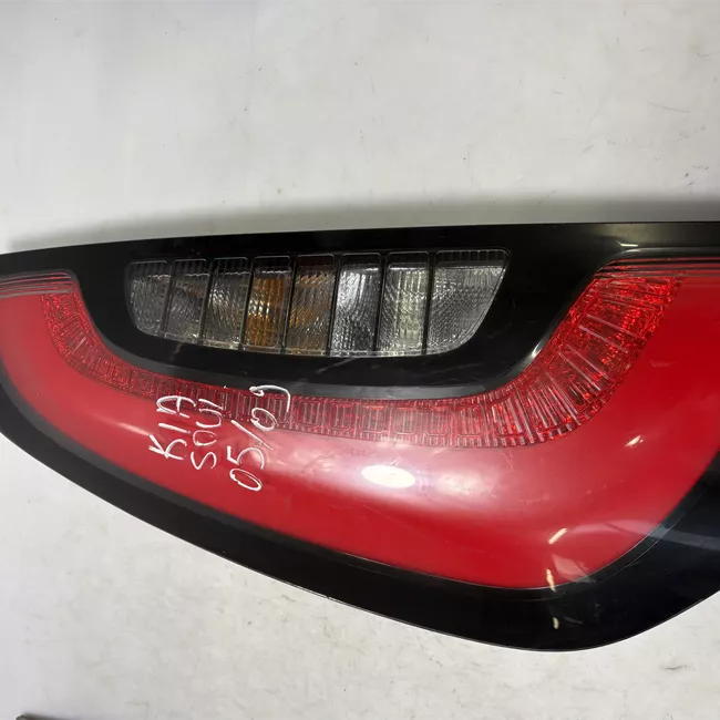 Fanale posteriore sinistro