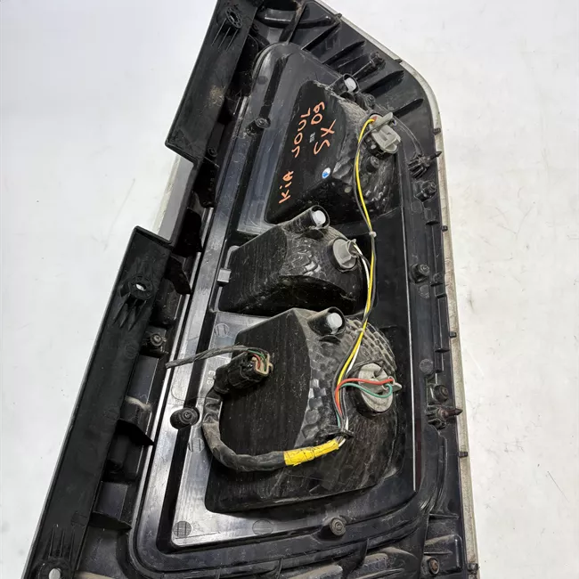 Fanale posteriore sinistro