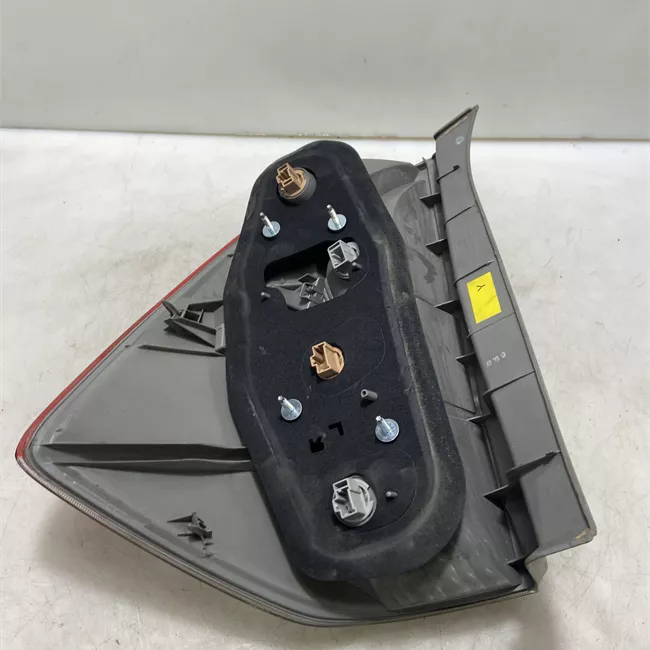 Fanale posteriore sinistro