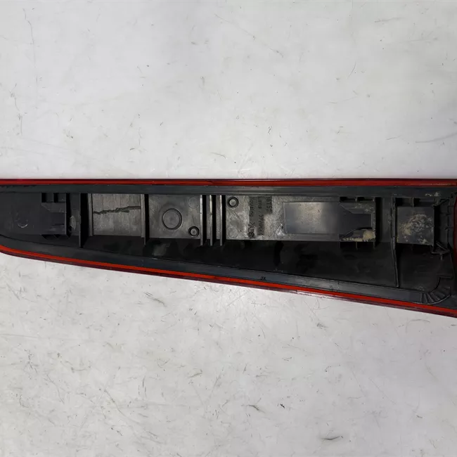 Fanale posteriore parte superiore destro