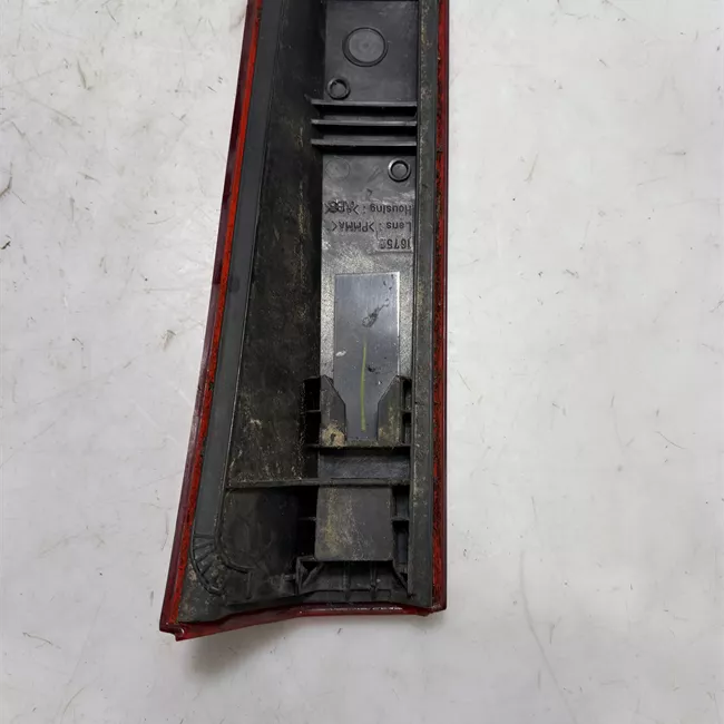 Fanale posteriore parte superiore destro