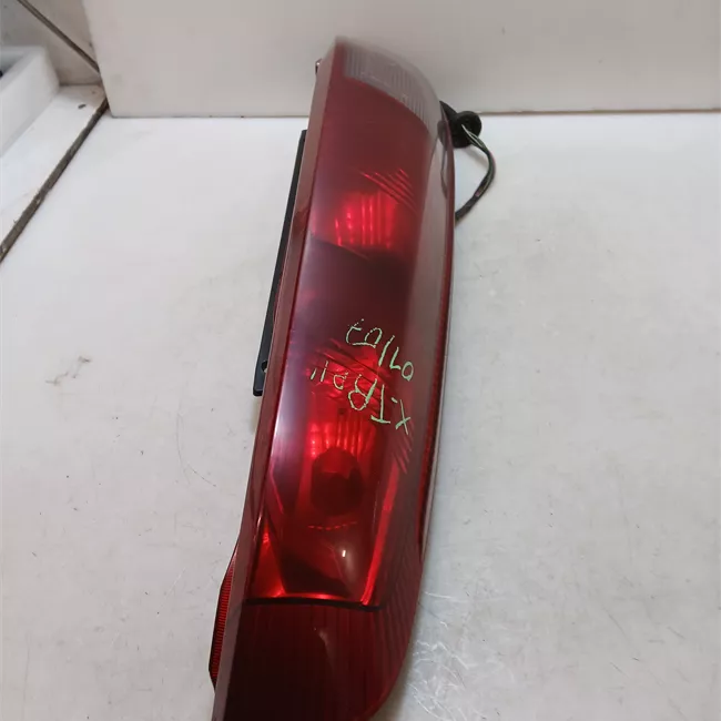 Fanale posteriore sinistro