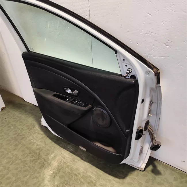 Porta anteriore sinistra