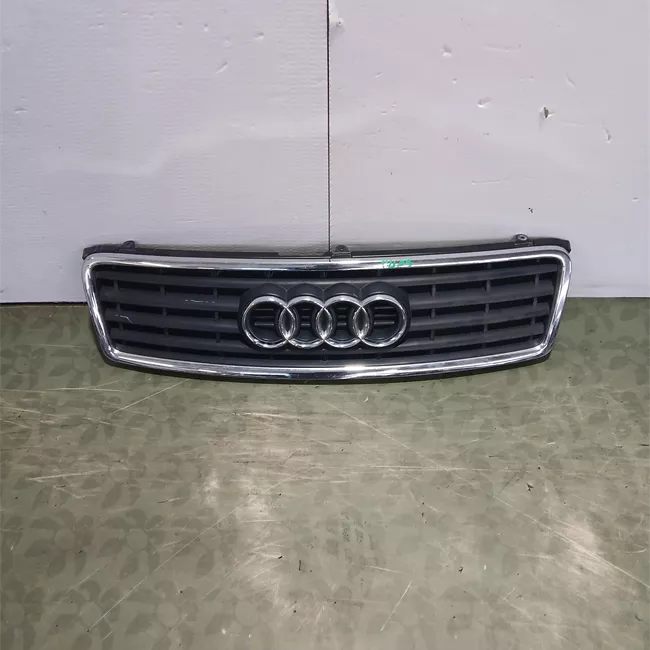 Griglia con listelli cromati nero satinato