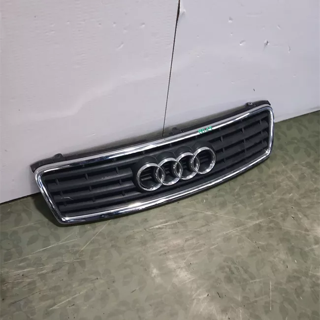 Griglia con listelli cromati nero satinato