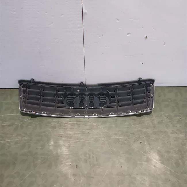 Griglia con listelli cromati nero satinato