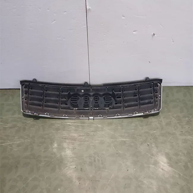 Griglia con listelli cromati nero satinato