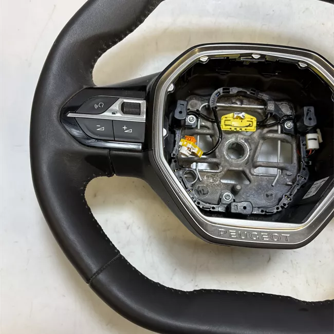 Volante Crosta di pelle con comandi radio nero mistral