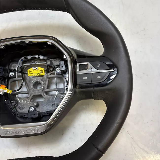 Volante Crosta di pelle con comandi radio nero mistral