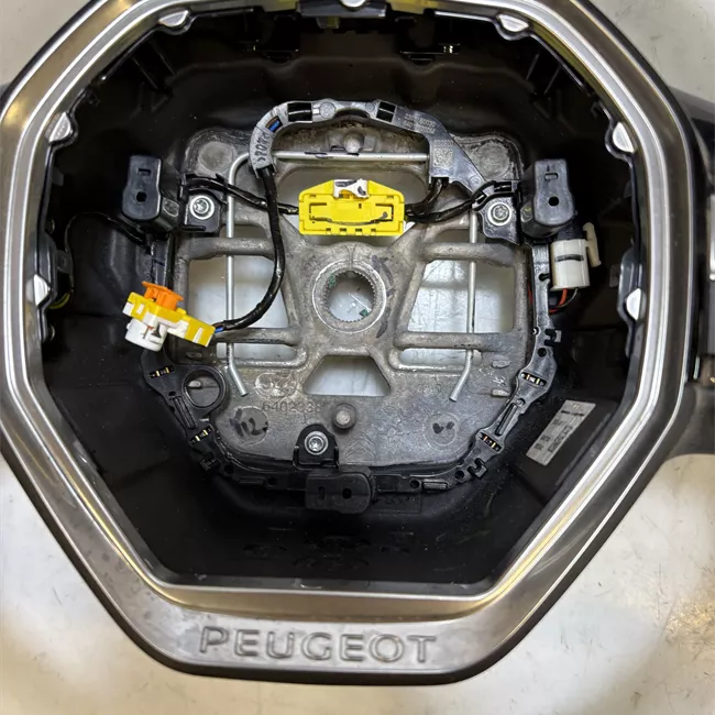 Volante Crosta di pelle con comandi radio nero mistral