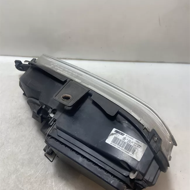 Proiettore destro con Fendinebbia