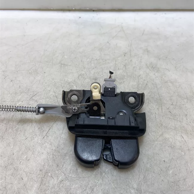 Serratura portello posteriore con interruttore