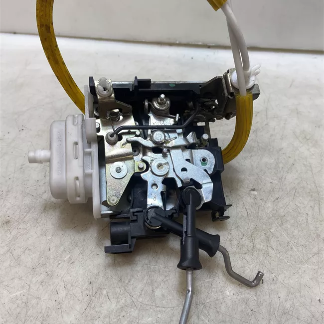 Serratura porta anteriore destra