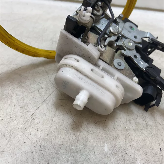 Serratura porta anteriore destra