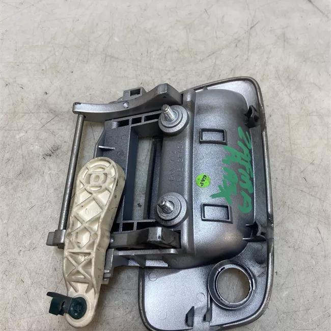 Maniglia porta anteriore sinistra