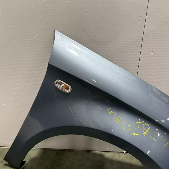 Parafango anteriore destro