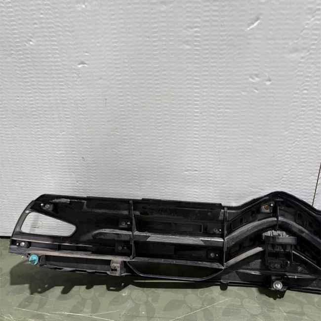 Griglia con stemma cromo