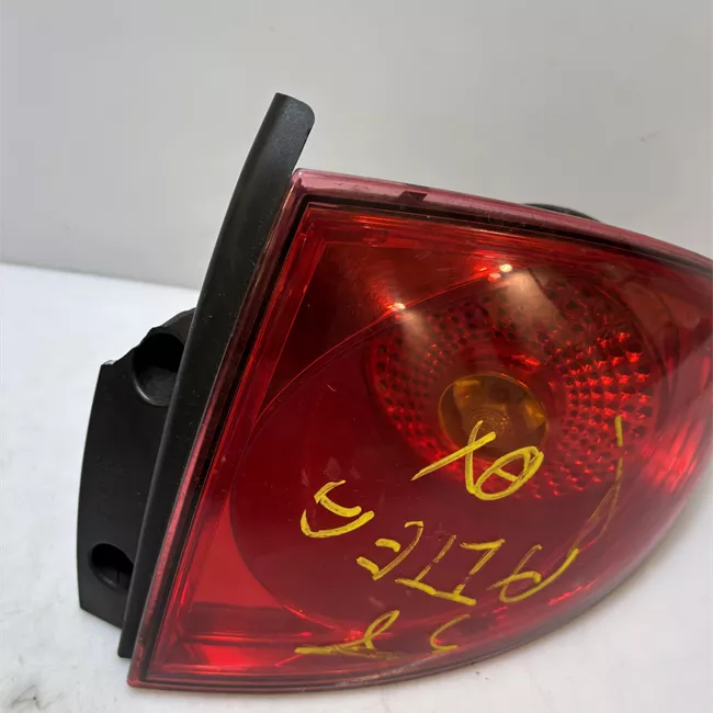 Fanale posteriore destro Nero