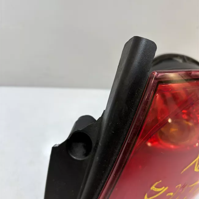 Fanale posteriore destro Nero
