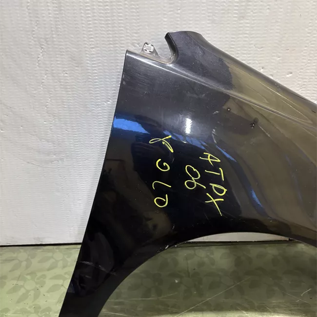 Parafango anteriore destro