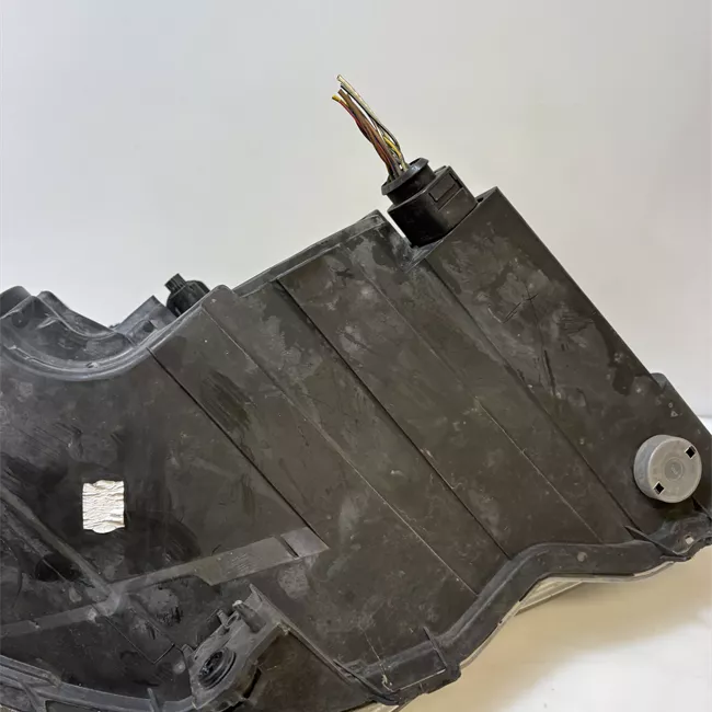 Proiettore sinistro Valeo