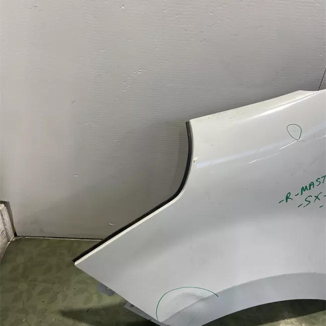 Parafango anteriore sinistro