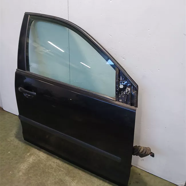 Porta anteriore destra