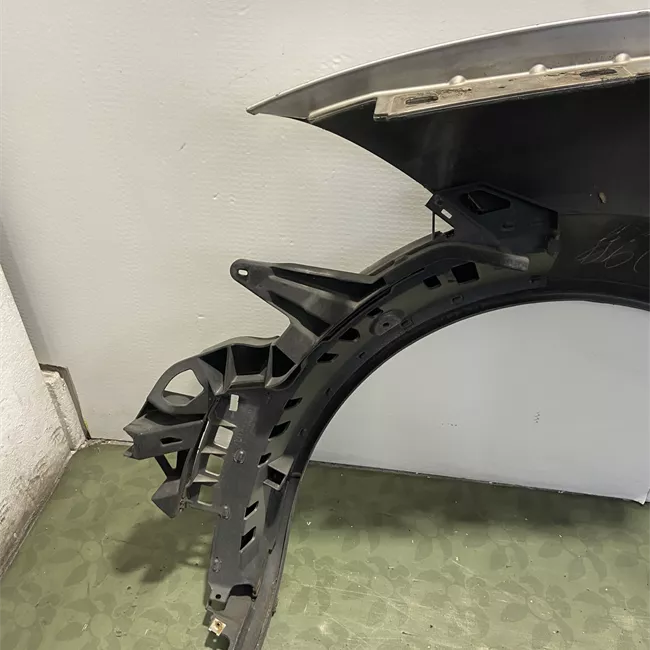 Parafango anteriore destro primer