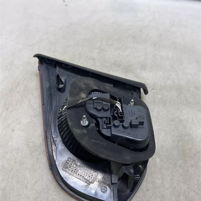 Fanale posteriore parte interno sinistro HELLA