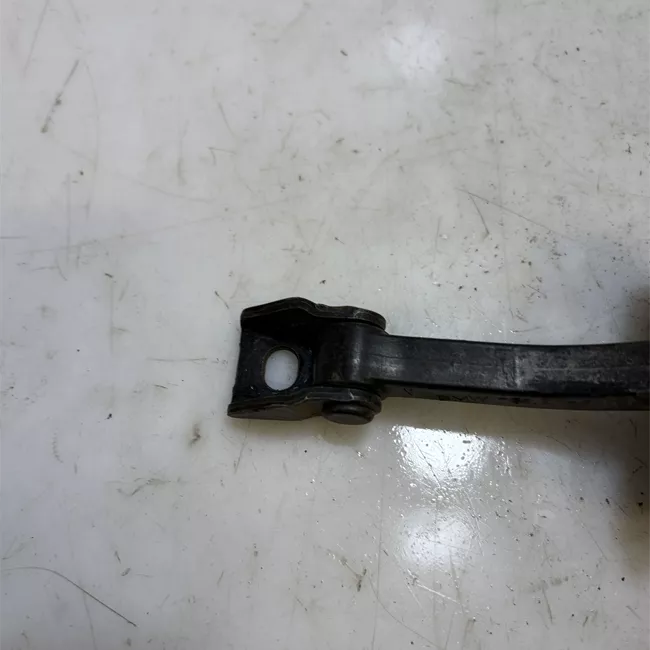 Fermo porta anteriore sinistro