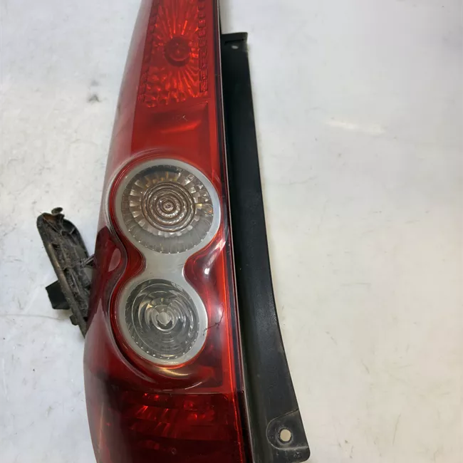 Fanale posteriore sinistro