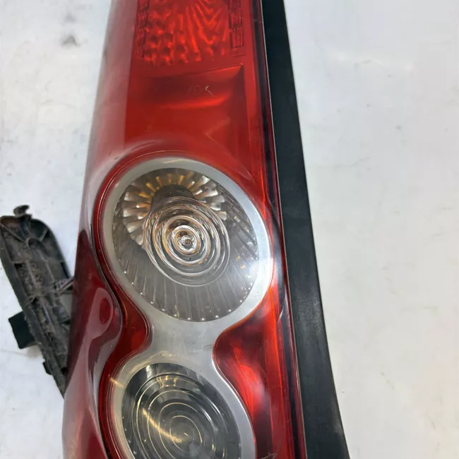 Fanale posteriore sinistro