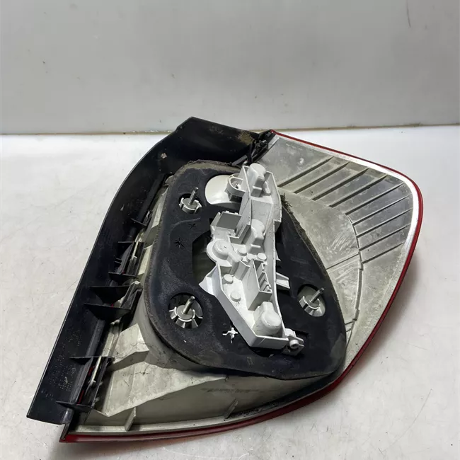 Fanale posteriore sinistro