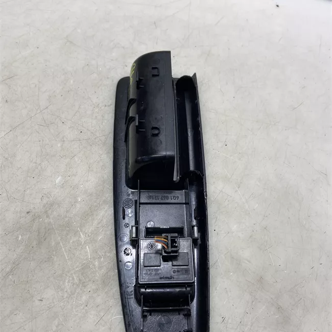 Interruttore alzacristalli porta anteriore sinistro nero