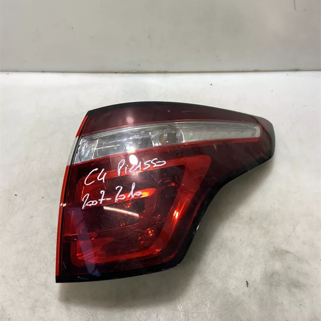 Fanale posteriore parte esterno destro