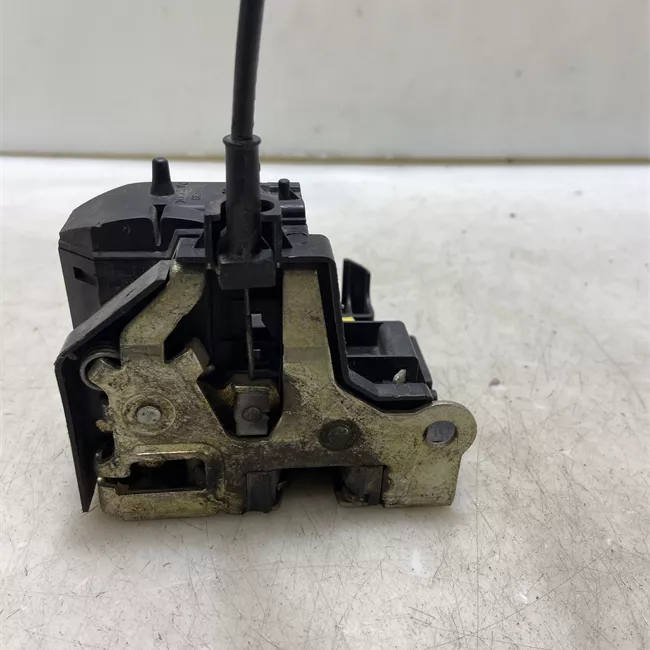 Serratura porta anteriore sinistra