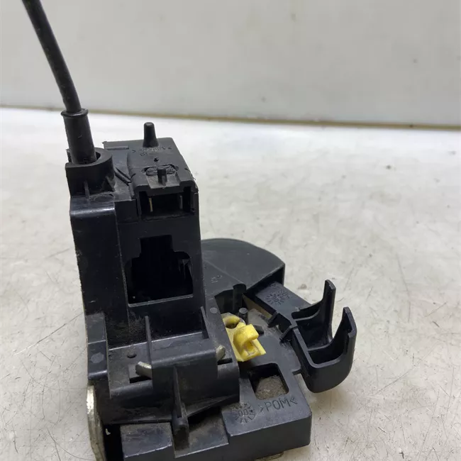 Serratura porta anteriore sinistra