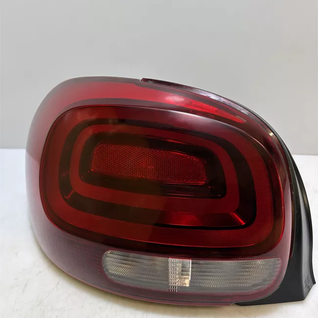 Fanale posteriore sinistro con 1 retromarcia