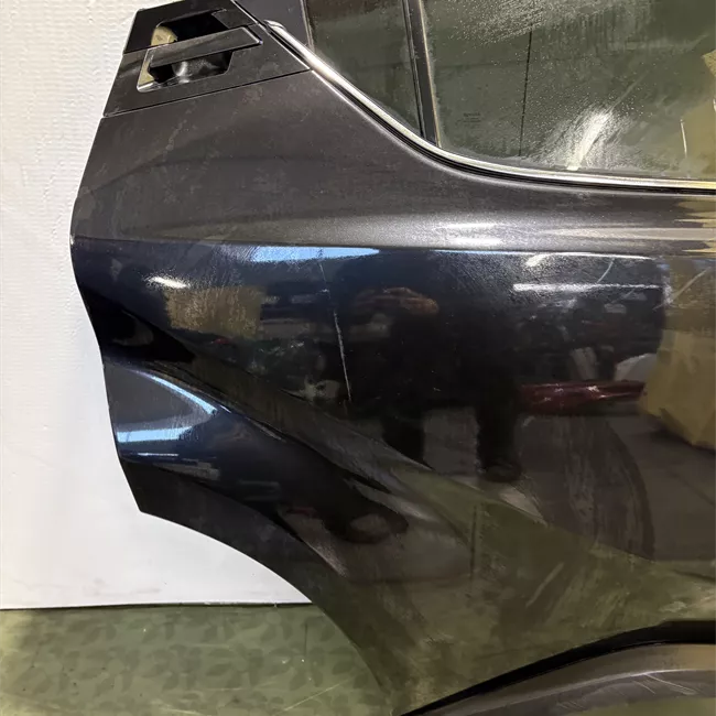 Porta posteriore destra