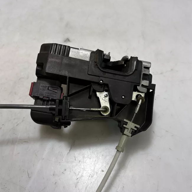 Serratura porta anteriore destra