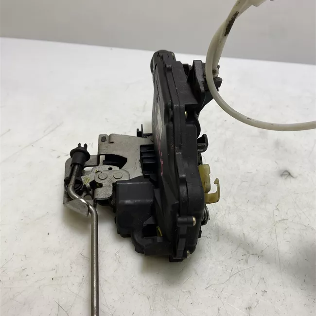 Serratura porta anteriore sinistra