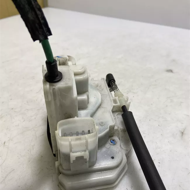 Serratura porta posteriore destra