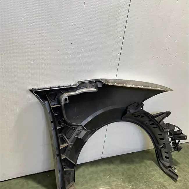 Parafango anteriore sinistro primer